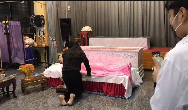 เพื่อนนักแสดงร่วมไว้อาลัย “ซันนี่ ยูโฟร์” ครั้งสุดท้าย