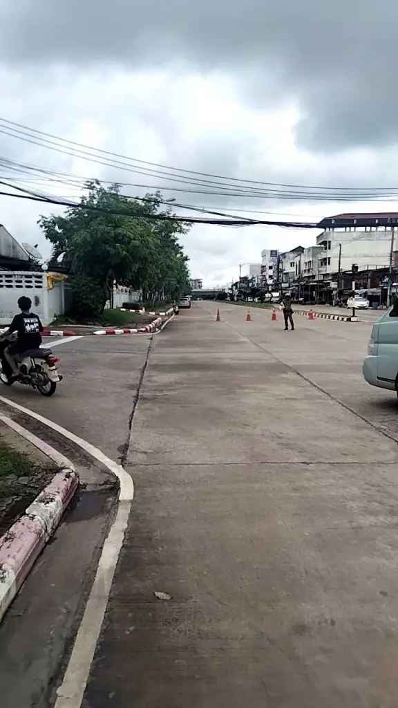 รวบได้แล้ว! ชายเก็บของเก่าควงระเบิด จับชาวบ้านเป็นตัวประกัน
