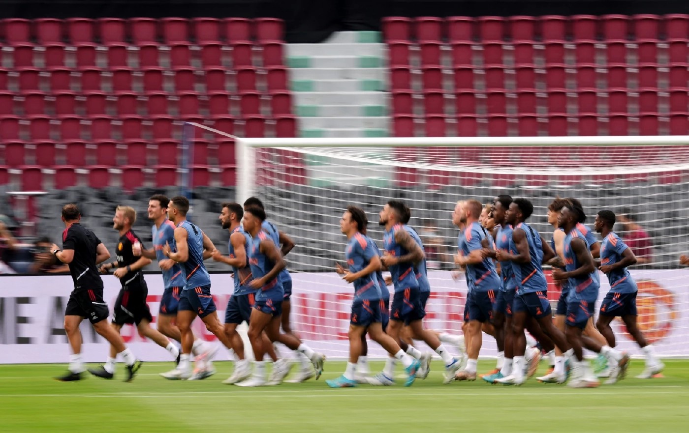 ประมวลภาพ แมนฯยูไนเต็ด ซ้อมเข้มก่อนดวลหงส์ศึกแดงเดือดพรุ่งนี้