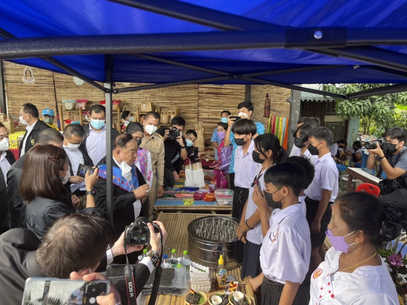 บิ๊กป้อม ลุยเมืองนนท์สุดกร่อย ไร้เงาว่าที่ผู้สมัคร ส.ส. ในพื้นที่มาต้อนรับ