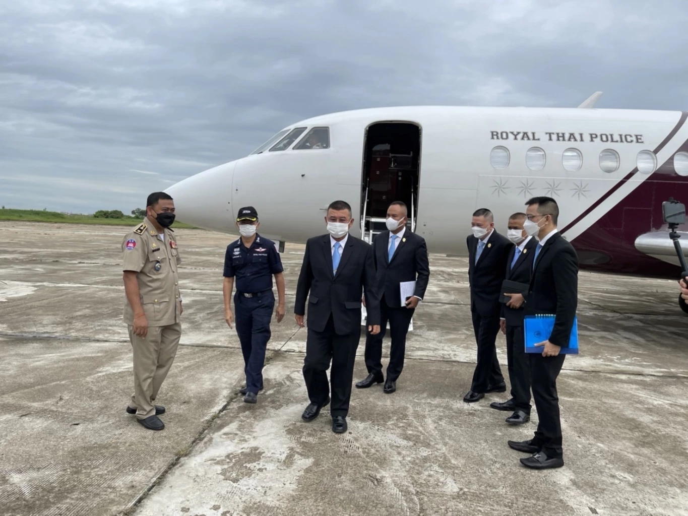 ตำรวจร่วมมือ &quot;กัมพูชา&quot; ทลาย 4 แก๊งคอลเซ็นเตอร์ รวบ 74 ผู้ต้องหาส่งกลับไทย 