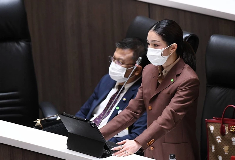 ข้องใจมาตรฐาน “บิ๊กป้อม” ลงโทษ ส.ส.โหวตสวนในศึกซักฟอก