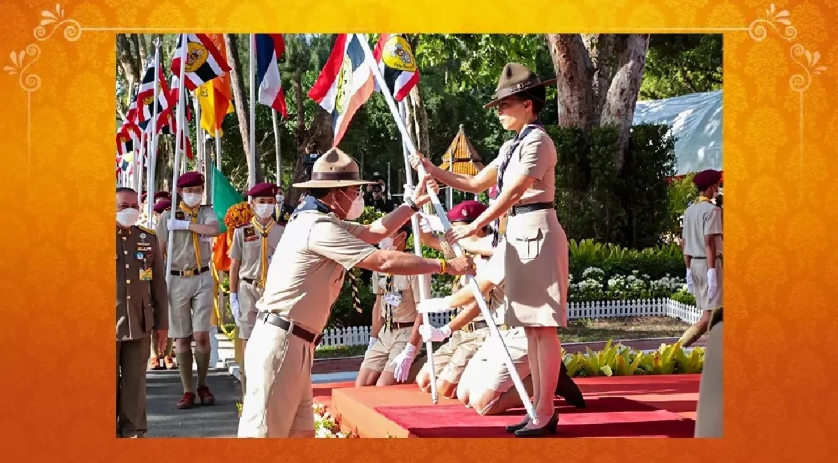 พระราชทานธงคณะลูกเสือแห่งชาติในวันคล้ายวันสถาปนาลูกเสือแห่งชาติ