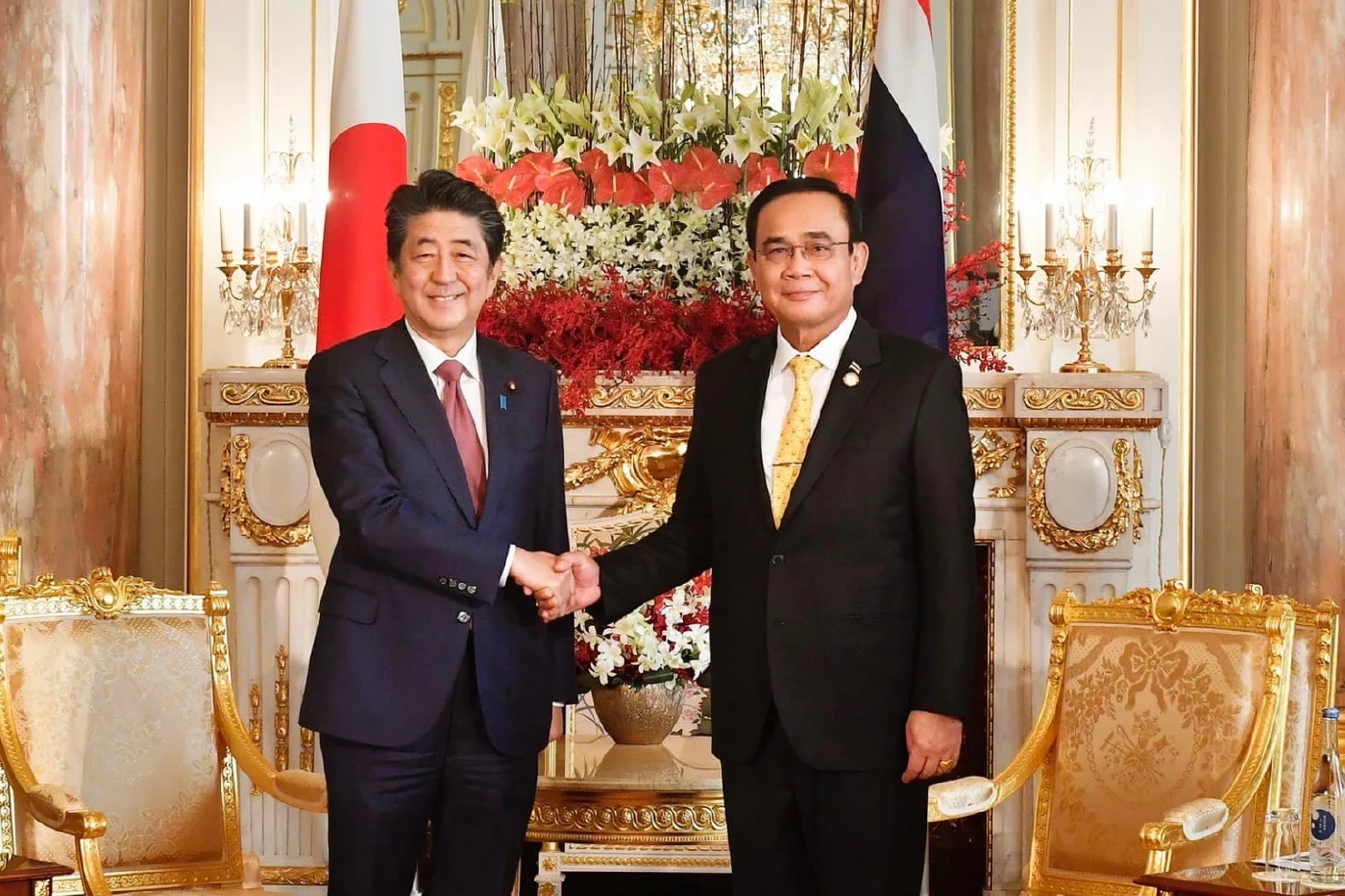 "บิ๊กตู่" โพสต์ไว้อาลัย "ชินโซ อาเบะ" ขออาลัยต่อการจากไปของมิตรผู้ยิ่งใหญ่