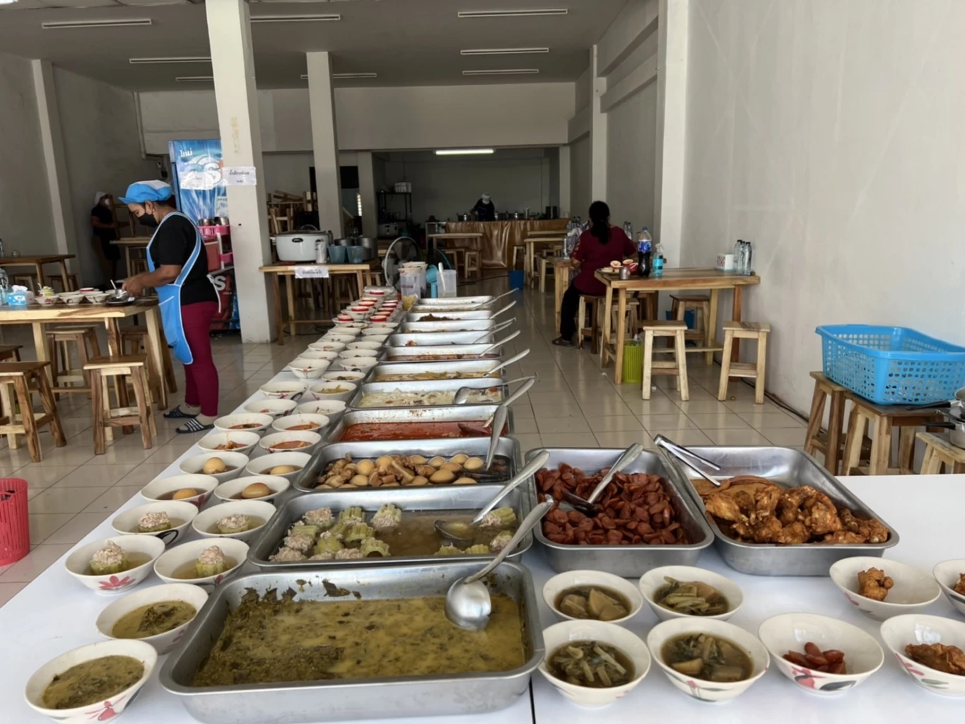 ยุคนี้ยังมี ชี้เป้ากับข้าว 10 บาท ตักข้าวไม่อั้น เจ้าของคืนกำไรยุคของแพง