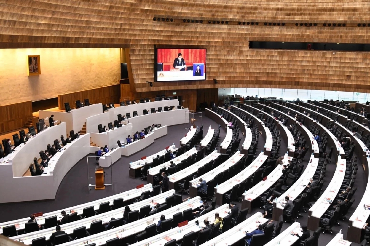 จับตาเสียงโหวตนอกสภาฯ ลงมติศึก"อภิปรายไม่ไว้วางใจ"รัฐบาล