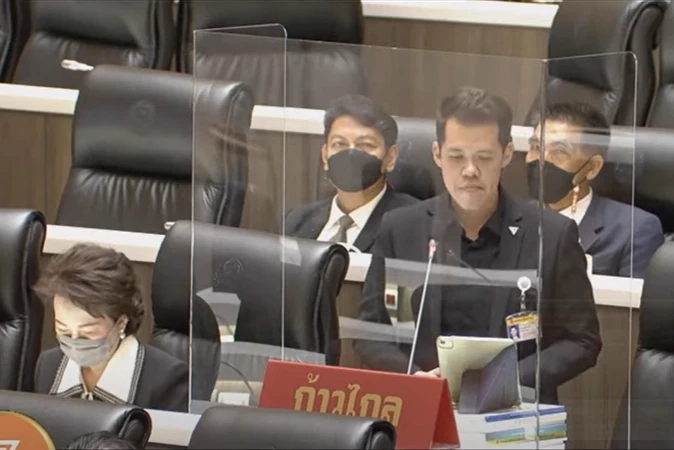 "ก้าวไกล"กัดไม่ปล่อย "ศักดิ์สยาม"เล็งยื่นป.ป.ช.ปมซุกหุ้นนิติกรรมอำพราง