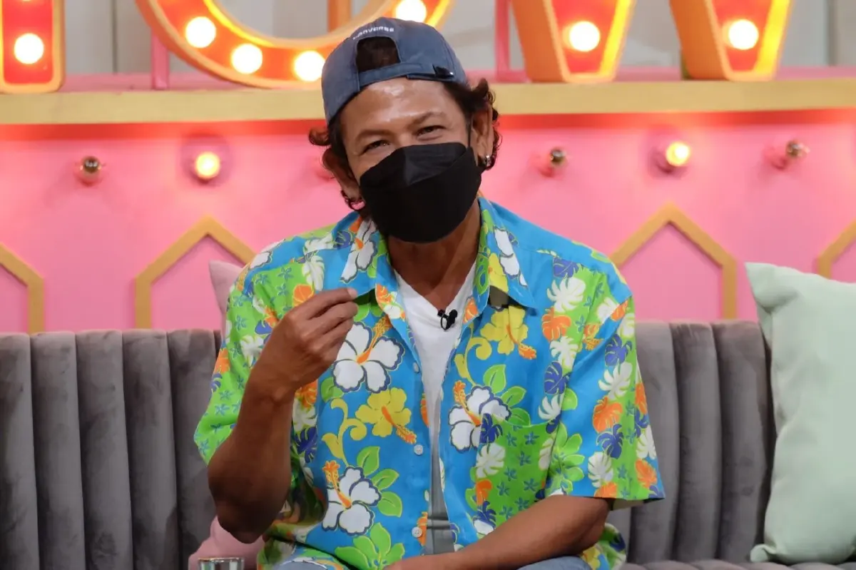 ย้อนเส้นทางตลกกว่า 26 ปี ของ "น้าเฉื่อย ระเบิดเถิดเทิง" ก่อนมะเร็งคร่าชีวิต