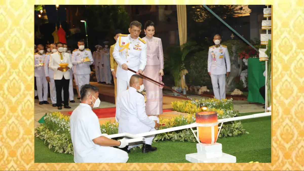 ในหลวง-พระราชินี เสด็จฯทรงบำเพ็ญพระราชกุศล เนื่องในวันอาสาฬหบูชา