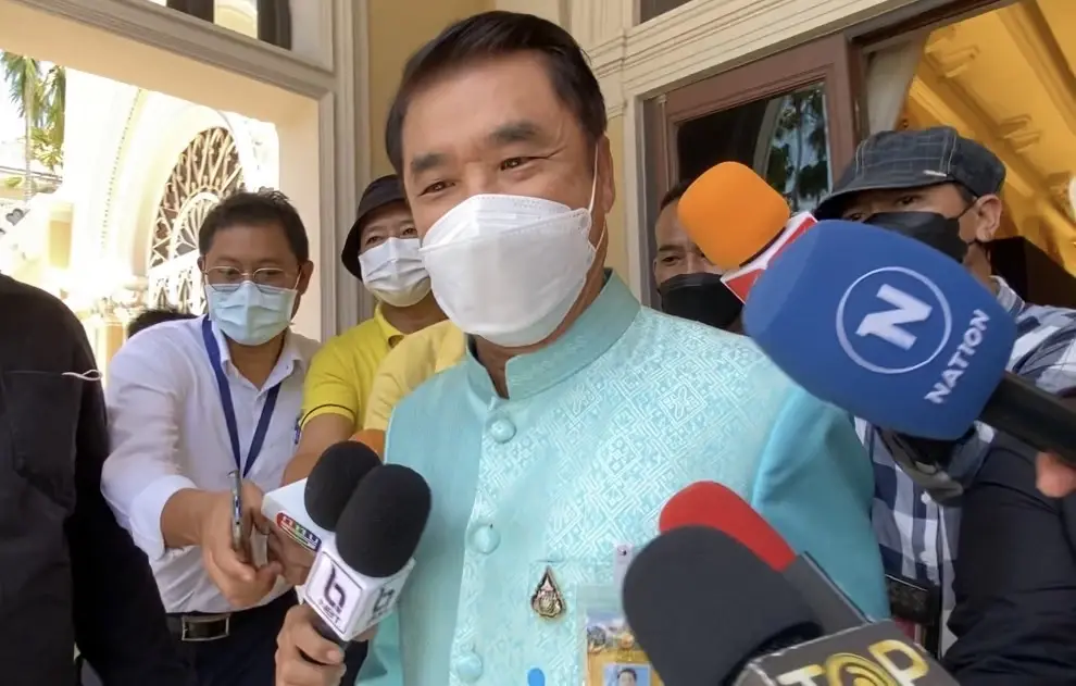 "สุริยะ"ยันตั้งวงคุย วิษณุ-3รมต.พลังประชารัฐ ไร้นัย"อภิปรายไม่ไว้วางใจ"