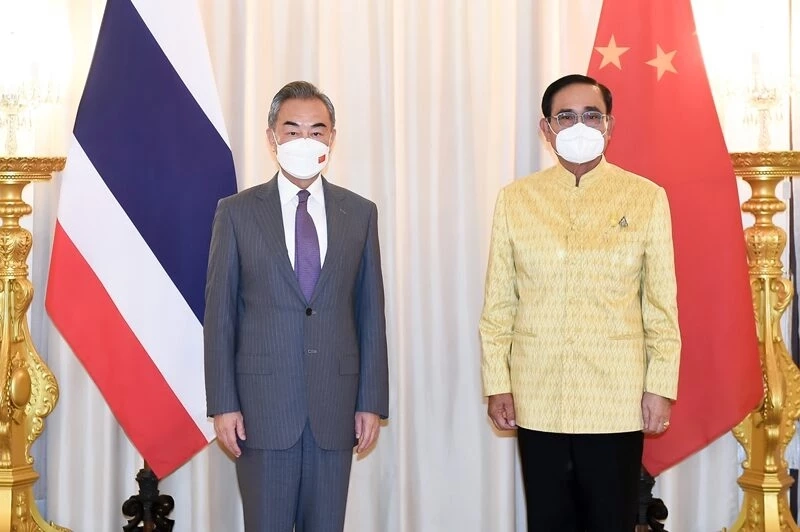 บิ๊กตู่ ต้อนรับ รมว.ต่างประเทศจีน พร้อมโชว์พูดจีน ร่วมแรงใจเป็นหนึ่งเดียว