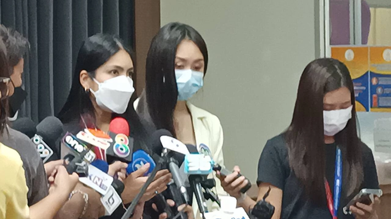 กระติก อิจศรินทร์ จุฑาสุขสวัสดิ์  และ แซน วิศาพัช มโนมัยรัตน์