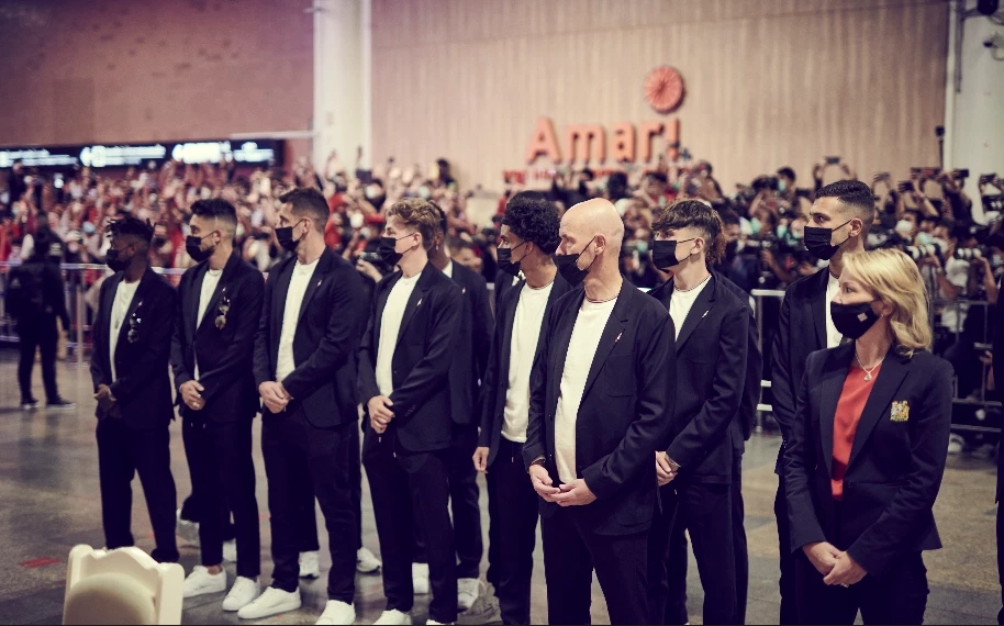 “พล.อ.ประยุทธ์ “ ติดตามถ่ายทอด “ศึกแดงเดือด” แม้ไม่ได้ไปเป็นประธานในพิธี