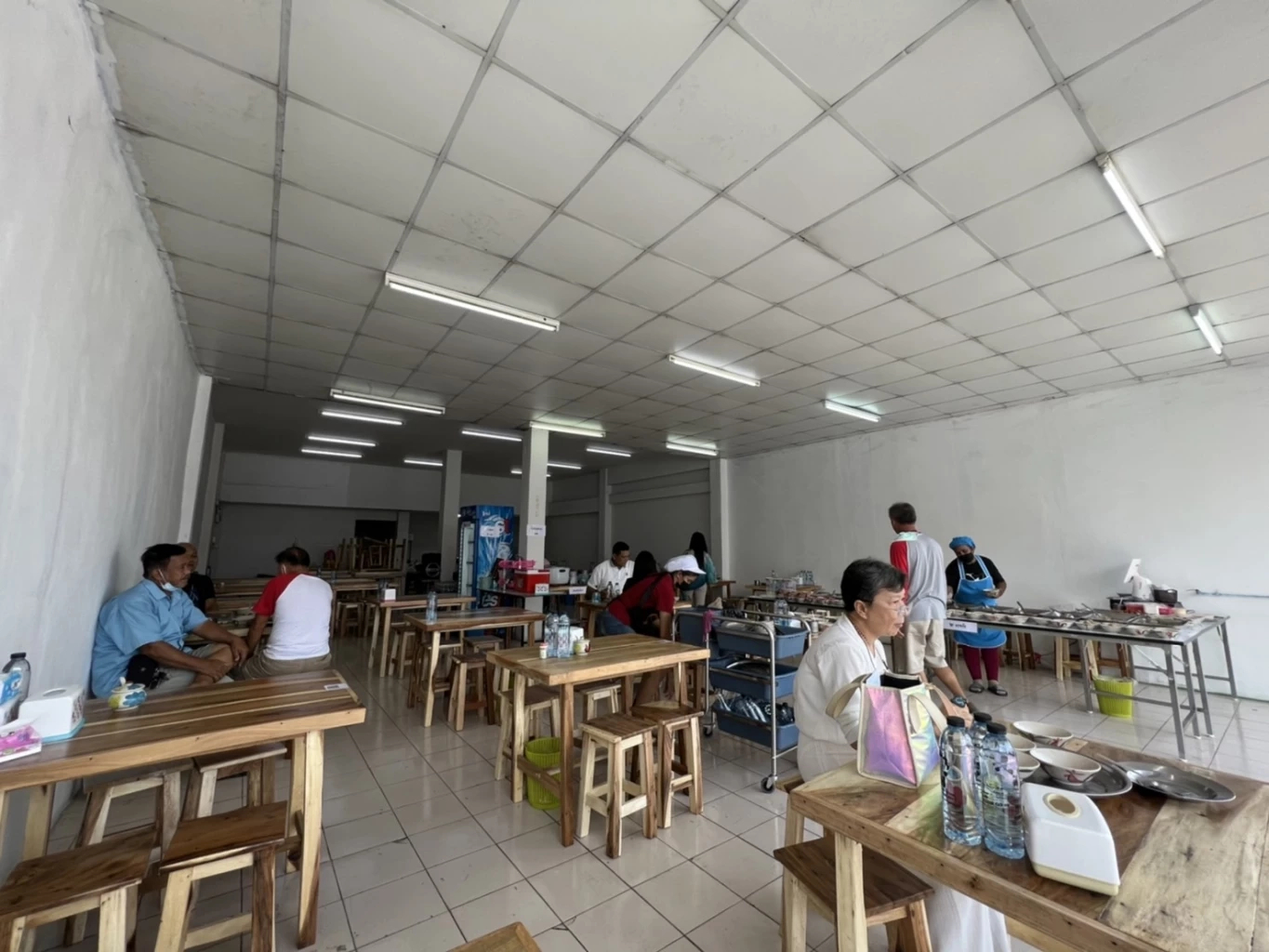 ยุคนี้ยังมี ชี้เป้ากับข้าว 10 บาท ตักข้าวไม่อั้น เจ้าของคืนกำไรยุคของแพง