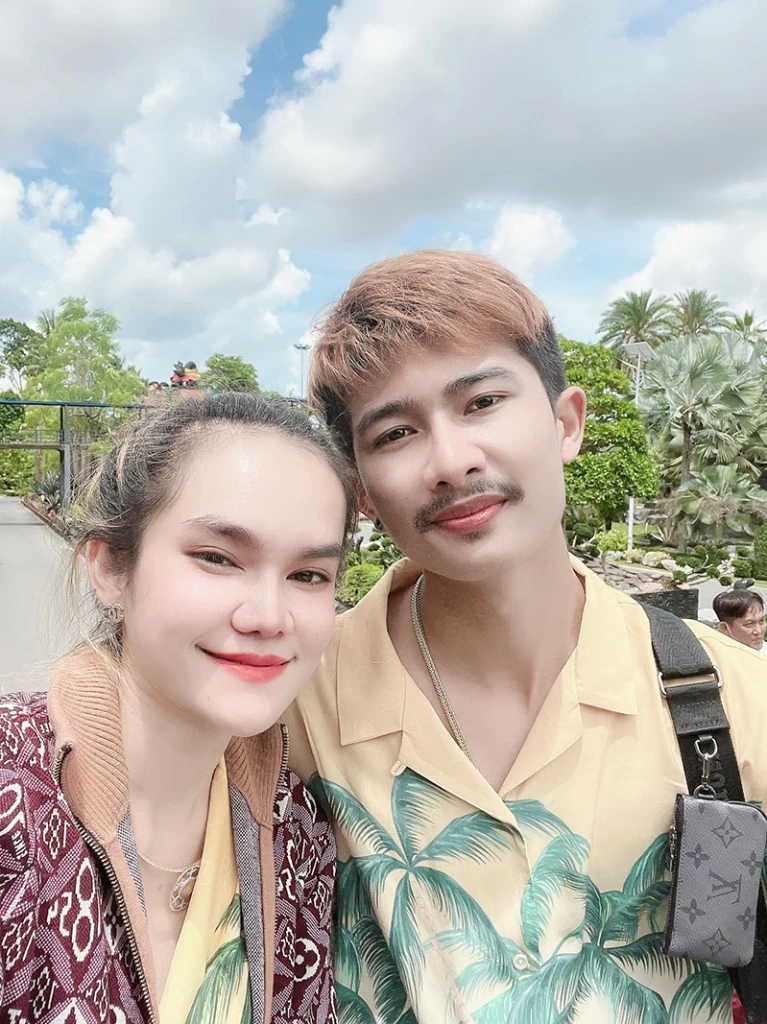 ลมพัดหวน "แม่น้ำหนึ่ง" ลงภาพคู่หนุ่มรู้ใจ แฟนคลับแห่แซวแฟนใหม่หน้าคุ้นๆ