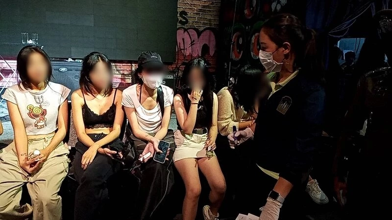 บช.น. เตรียมสั่งปิด "พหลบาร์" แอบเปิดเกินเวลา ปล่อยเด็กใช้บริการ