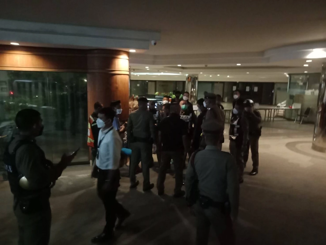 สุดโหด หนุ่มจีนชัก 9 มม. ยิงแม่ตัวเองดับคาคอนโดหรู อ้างถูกกดดันการทำงาน