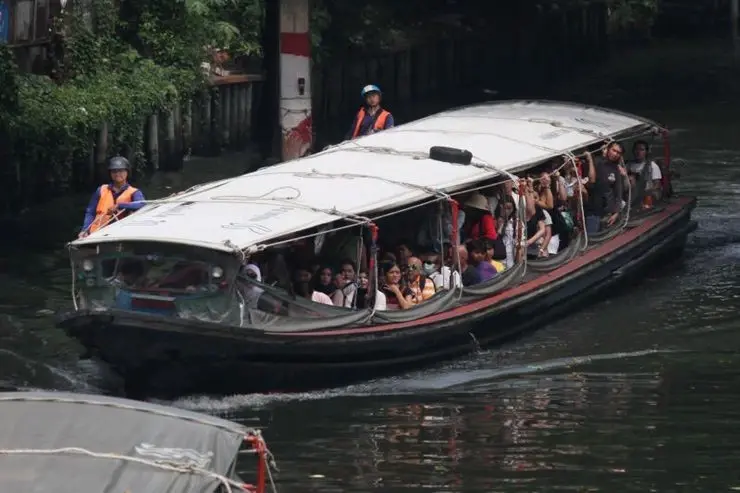 ม.รามคำแหง เเจ้งงดบรรยาย ขณะที่เรือคลองแสนแสบหยุดวิ่ง หลังฝนตกน้ำท่วมหนัก