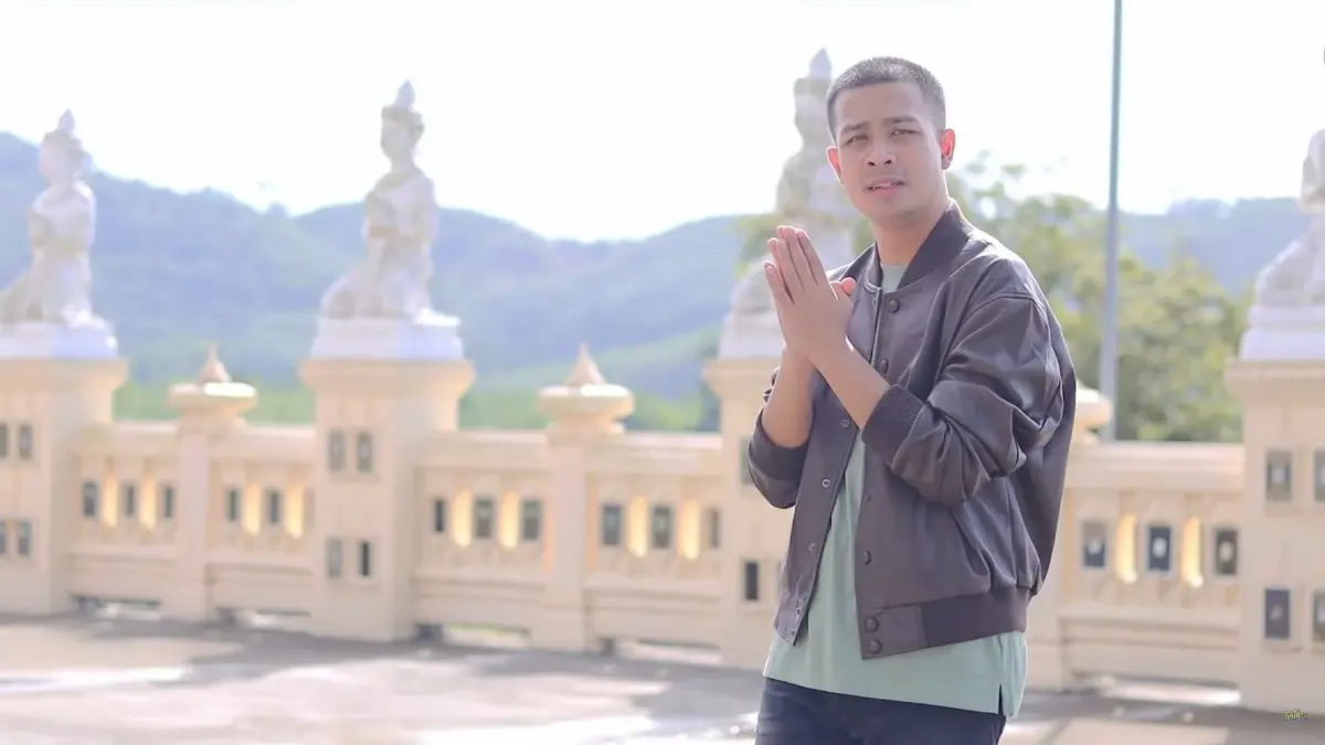อดีตพระกาโตะ หรือ นายพงศกร จันทร์แก้ว
