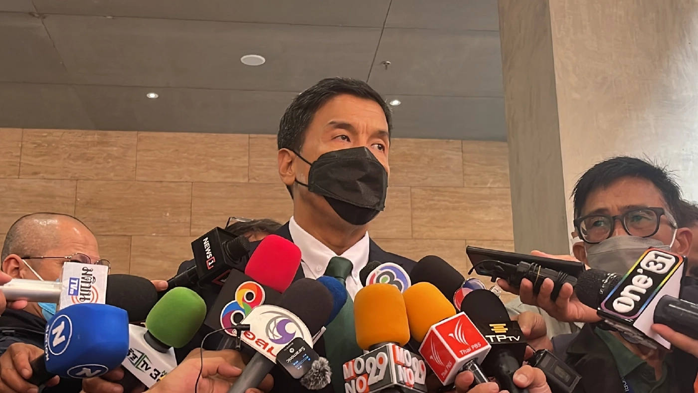 ช้ชชาติ  สิทธิพันธุ์  ผู้ว่าฯกทม. กราบขอโทษประชาชน ฝนถล่มกรุง 