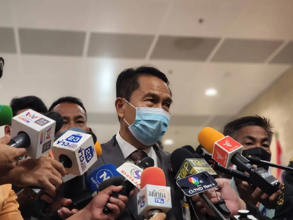"สุทิน"ให้ฝ่ายค้านภาพรวม 8 เต็ม 10 คะแนน-ยื่นป.ป.ช.เชือดต่อ 5 รมต.