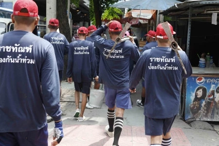 สมศักดิ์ เสนอ ชัชชาติ ใช้ผู้ต้องขังลอกท่อแก้น้ำท่วม มีโปรทำก่อนจ่ายทีหลัง