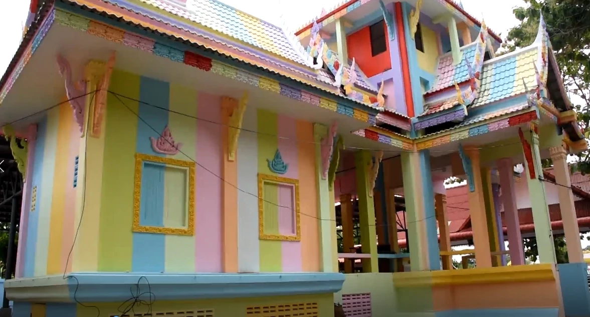 แหวกแนว ! วัดดังอุตรดิตถ์  ทำเมรุเผาศพ 12 สี ชี้สร้างความหวังความกำลังใจ