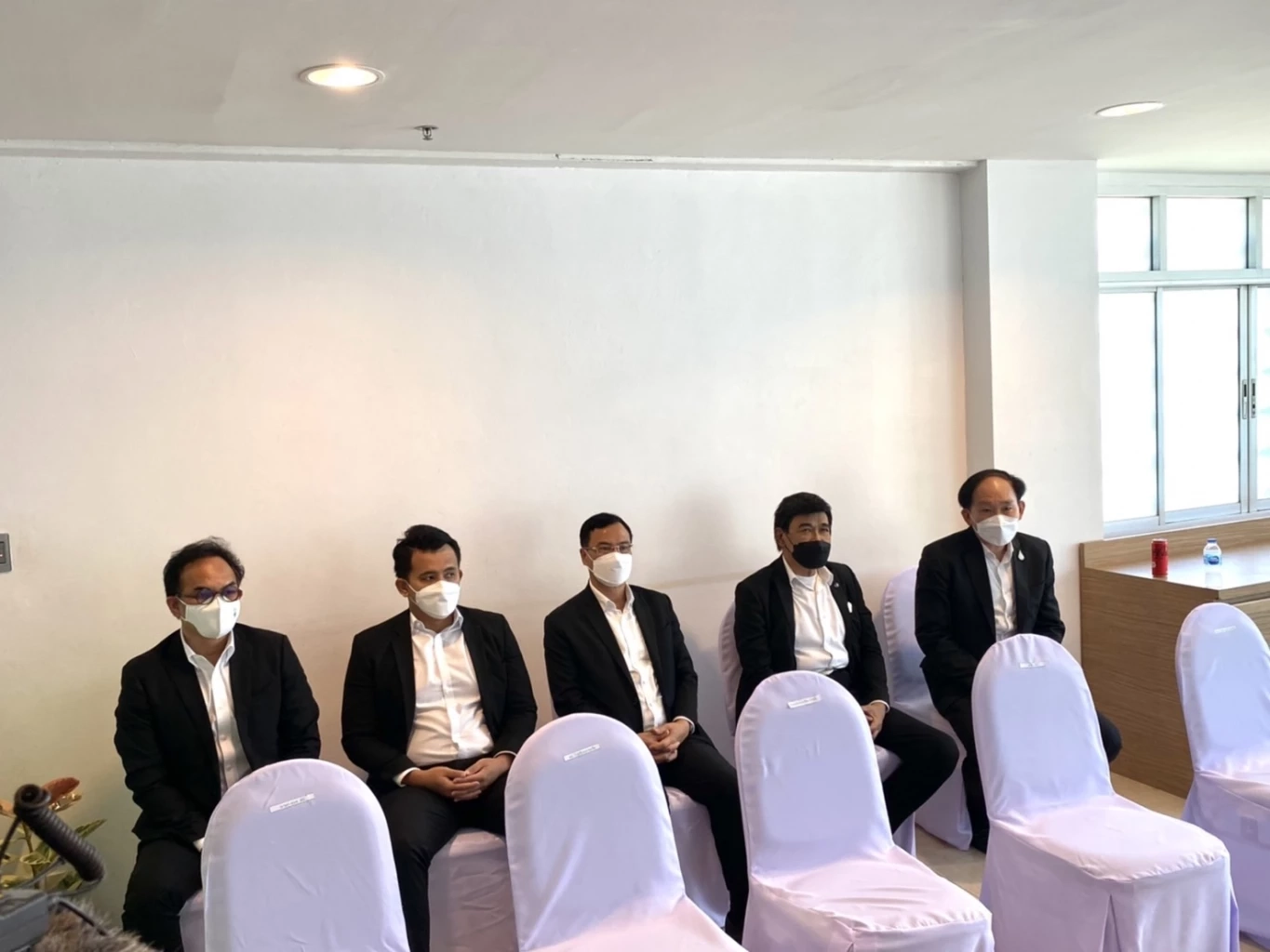 เปิดเส้นทาง "กรุงศรีวิไล" อดีตพระเอกดัง ก่อนมาถึงช็อตกราบเท้า "บิ๊กป้อม"