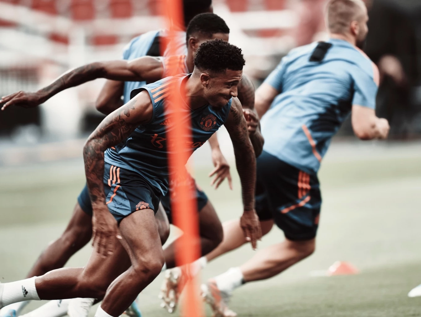 คาดการณ์ 11 รายชื่อผู้เล่นตัวจริงศึกแดงเดือด "แมนยู-ลิเวอร์พูล" ช่วงค่ำวันนี้  