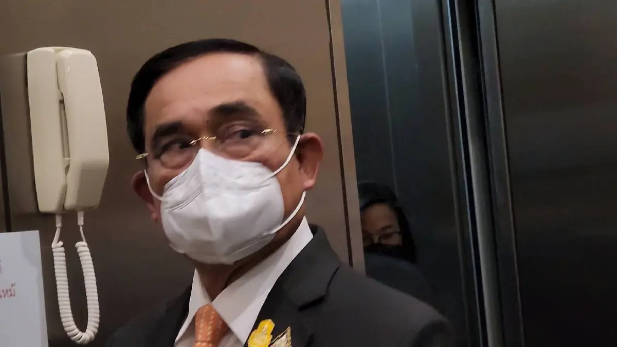 "บิ๊กตู่" สวนกลับ "ทักษิณ" ไม่สนใครจะอยู่ในใจใคร ซัดปากมีไว้พูด (มีคลิป)