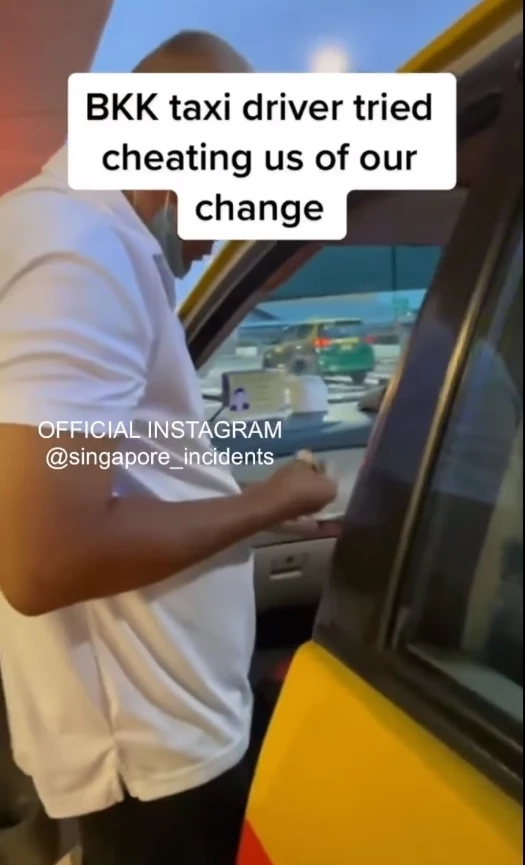 “แท็กซี่ไทย” ดังไกล“สิงคโปร์” นทท.โวยถูกโกง พกมีดเหน็บข้างประตูรถ  (มีคลิป)