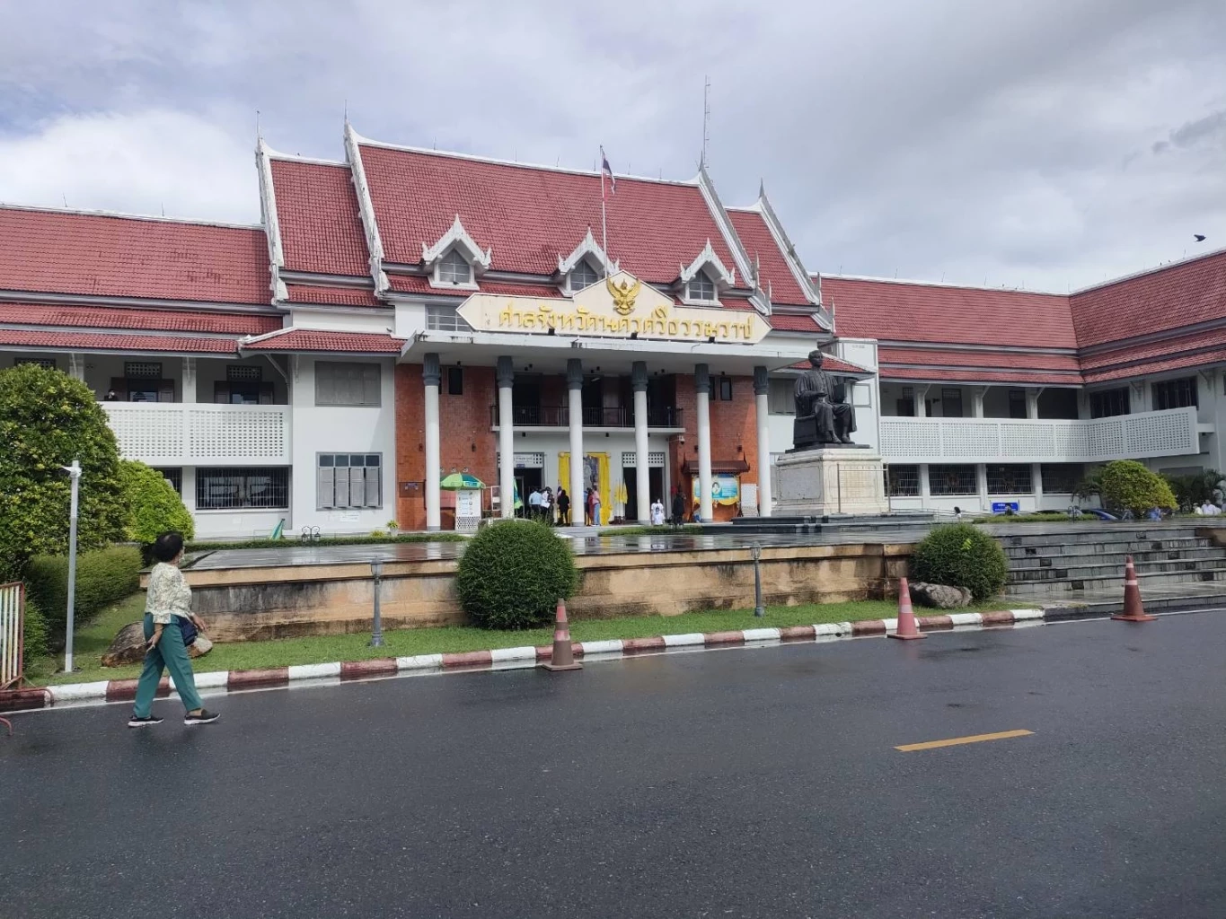 ศาลฎีกาพิพากษาคดีทุจริตเลือกตั้งนายเทพไทและนายมาโนช เสนพงษ์