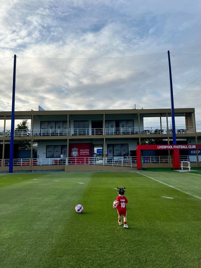 “อุ๊งอิ๊ง” ดีใจให้สนามบอล “ลิเวอร์พูล”  ฝึกซ้อม เชื่อเกมสนุกประทับใจคนไทย