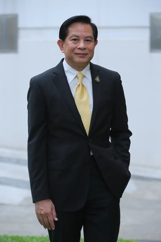 พีระพันธ์ุ  สาลีรัฐวิภาค  ที่ปรึกษานายกฯ เตรียมพร้อมก้าวสู่หัวหน้าพรรครวมไทยสร้างชาติ 