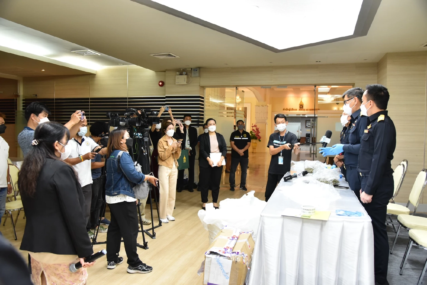 สองหน่วยงานร่วมแถลงจับกุมกัญชา-กัญชงชื่อผู้นำเข้า"JULPAOS KRESOPON"