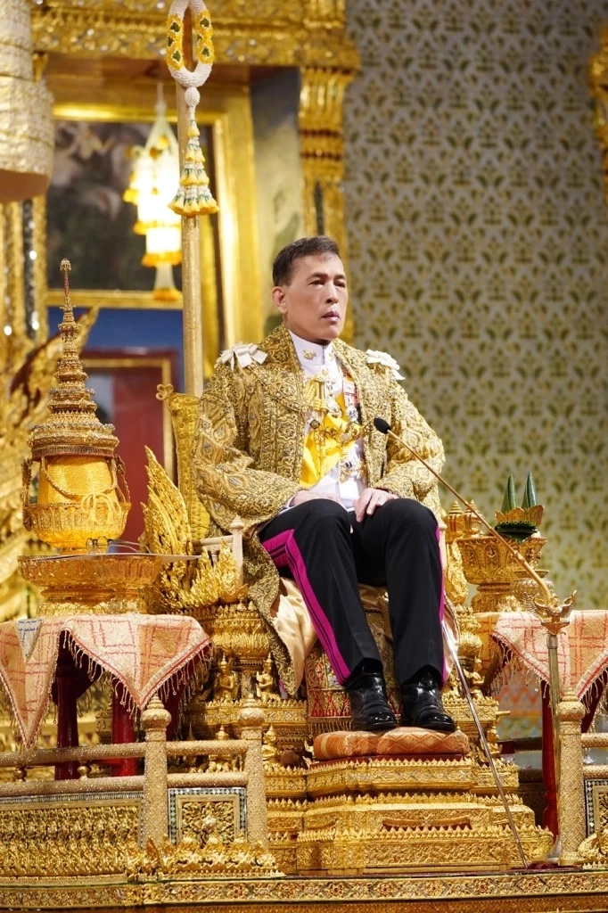 "ในหลวง" เสด็จออกมหาสมาคมพระราชพิธีวันเฉลิมพระชนมพรรษา 28 กรกฎาคม 2565