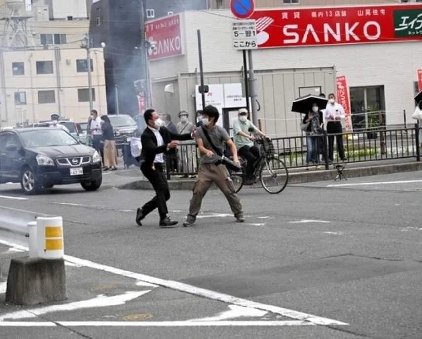 เผยชีวิตผู้ต้องสงสัยลอบสังหาร "นายอาเบะ" เพิ่งลาออกจากงานอ้างเหนื่อย