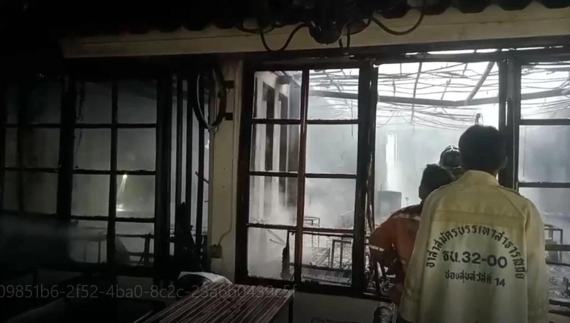 ระทึก ! ไฟไหม้ “ร้านมูดดี้บาร์” ย่านสุขสวัสดิ์ ทรัพย์สินเสียหายทั้งหมด