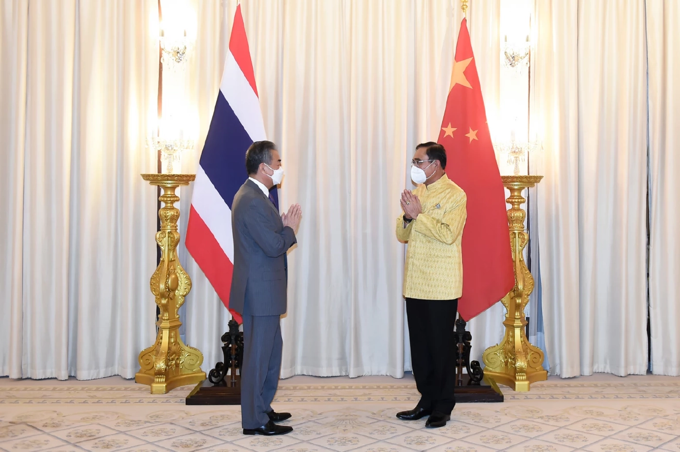 บิ๊กตู่ ต้อนรับ รมว.ต่างประเทศจีน พร้อมโชว์พูดจีน ร่วมแรงใจเป็นหนึ่งเดียว