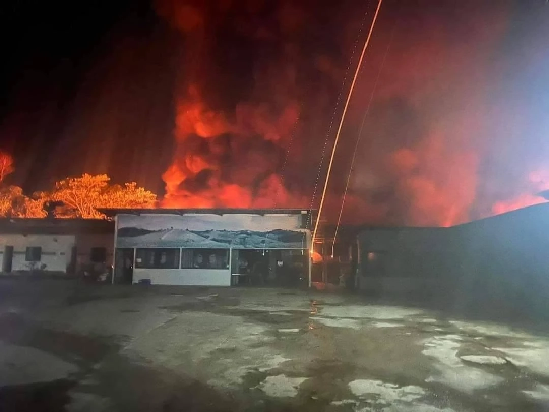 ระทึก ไฟไหม้วอดโรงงานผลิตที่นอนยางพาราเชียงราย มีผู้เสียชีวิตภายใน