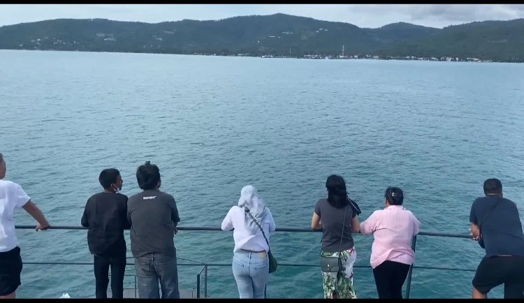 นทท.แห่เที่ยวเกาะสมุย