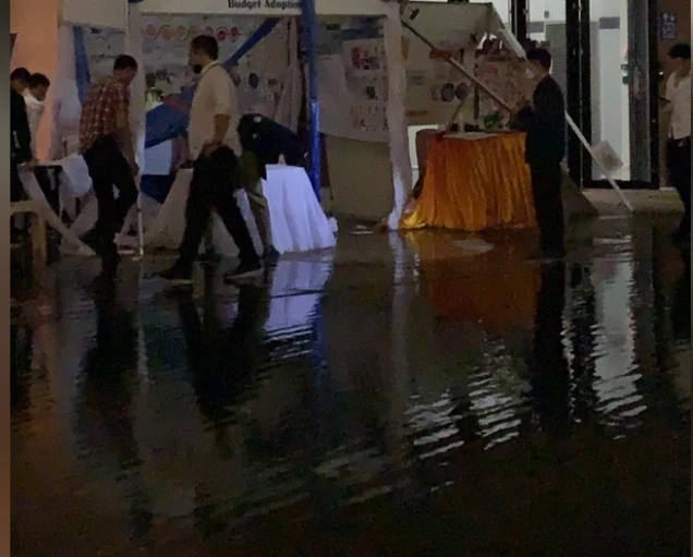 พายุ ชบา ถล่ม งาน "90 ปี รัฐสภา การเดินทางและความหวัง"