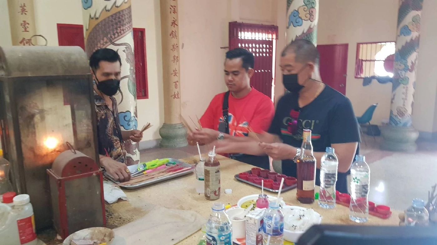 ขนลุก! เศรษฐีสิงคโปร์จ้างหนังให้ผีดู 30 วัน เชื่อทำให้ธุรกิจดีขึ้น