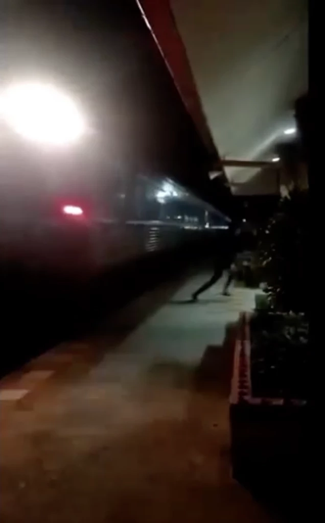 รฟท.ชี้แจงคลิปโจ๋ วิ่งเข้าหาขบวนรถไฟ ไม่ได้กดแตรสามช่า ตร.เรียกเตือนแล้ว (คลิป)