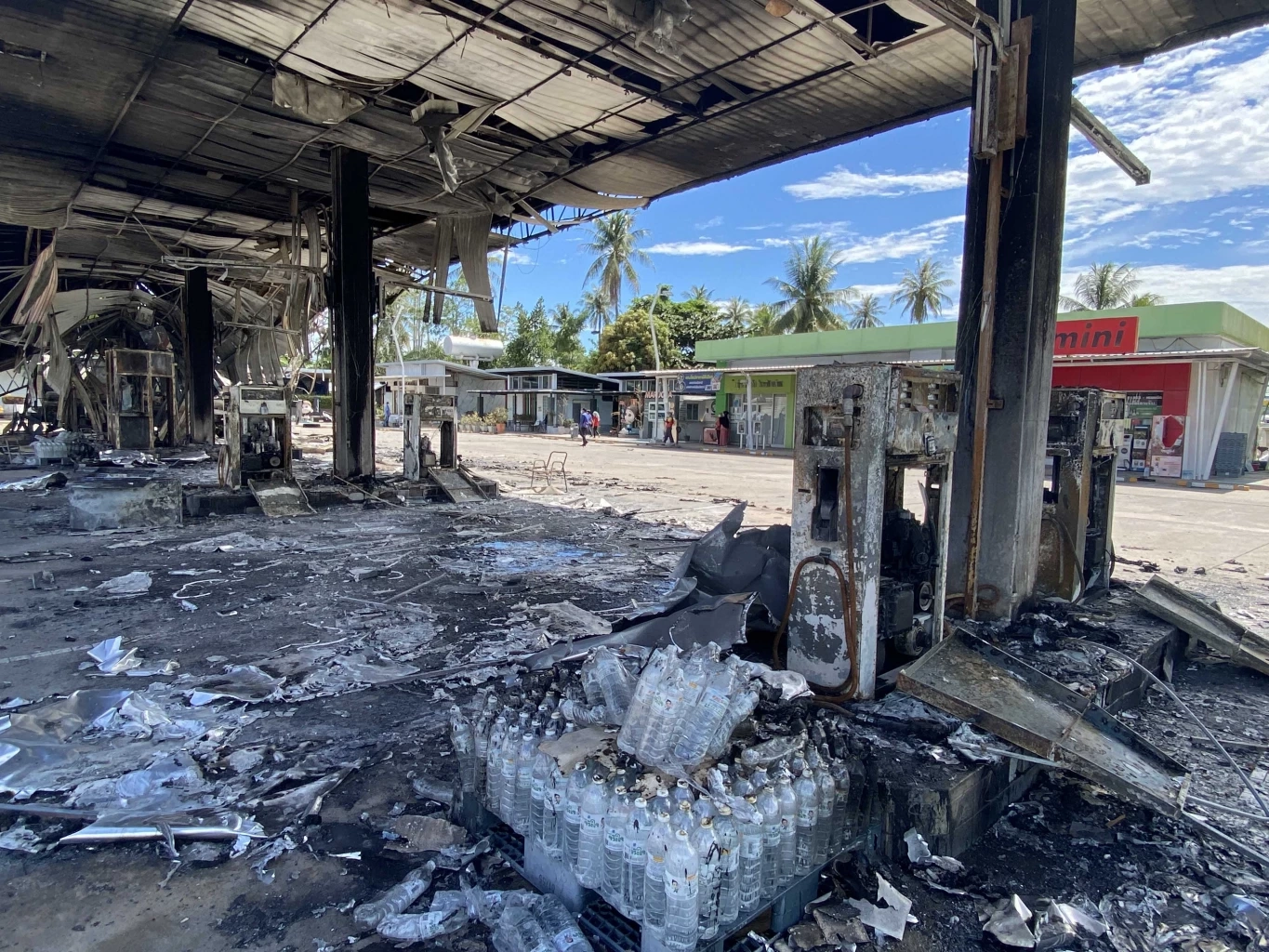 บึ้มสนั่น! เปิดวงจรปิดวินาทีระเบิดปั๊มน้ำมัน ปัตตานี (มีคลิป)