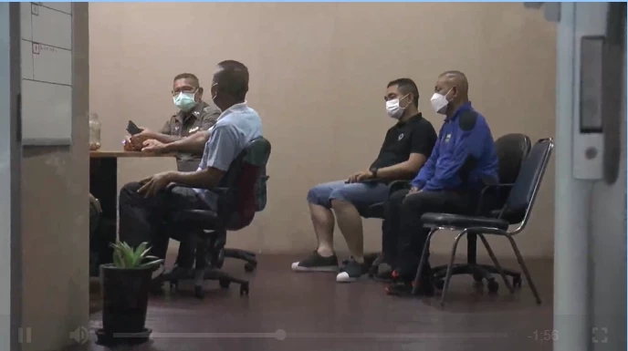 ทนแรงกดดันไม่ไหว มอบตัวแล้ว สห.ปืนโหด รัวยิงเพื่อนร่วมค่ายเสียชีวิตคาที่