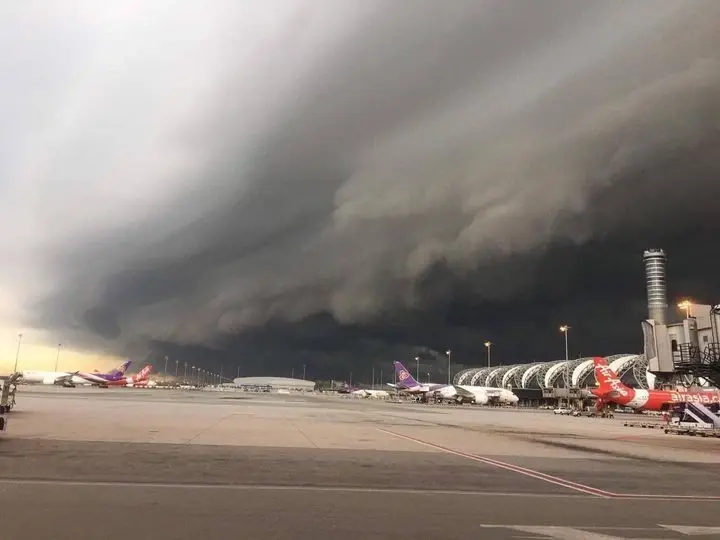 ขอขอบคุณภาพสวยๆจาก : แพ็ค ชัชฎาภรณ์ ถ่ายจากสนามบินสุวรรณภูมิ ค่ะ