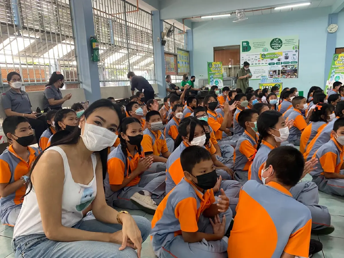 มูลนิธิคุณ-เหล่าดาราคนดัง จัดกิจกรรม ปลูกจิตสำนึก ลดและแยกขยะให้กับเยาวชน