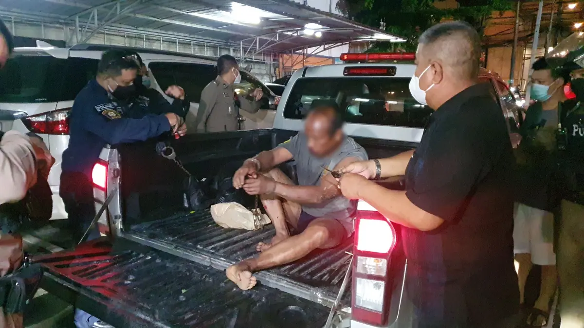 ล่าข้ามจังหวัด “หนุ่มเมายา” หนีสุดชีวิต ซิ่งรถแหกด่านชนดะ 10 คันรวด