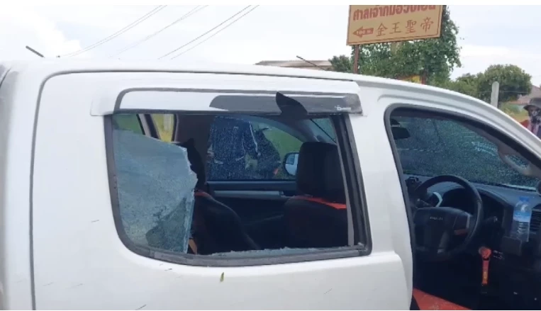 "รังสิมันต์ โรม" จี้ ตร. จับชายชุดดำทุบรถคาร์ม็อบขับไล่ "บิ๊กตู่" ที่ชลบุรี